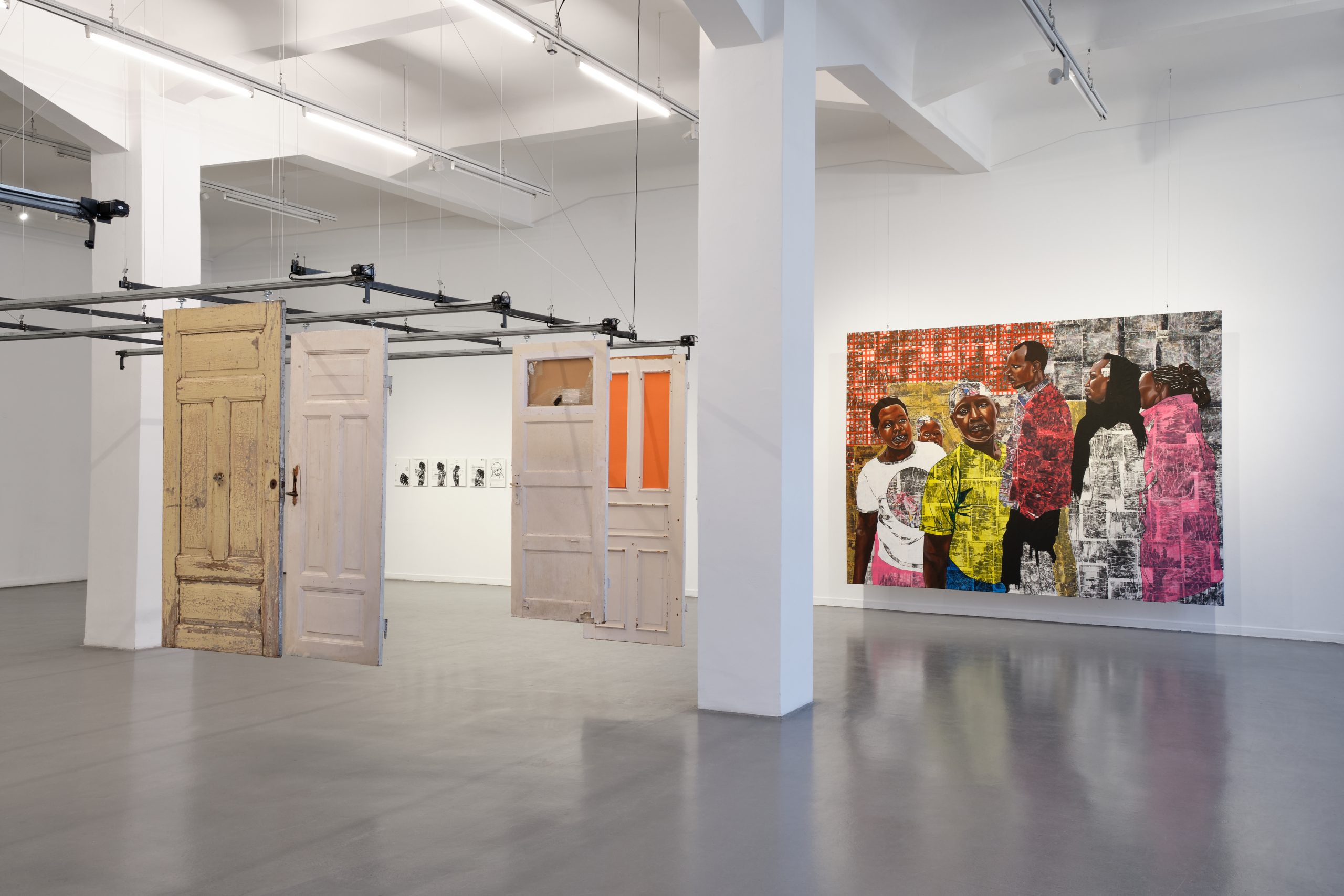 Installationsansicht: Nicholas Odhiambo Mboya: Utopia – Dystopia, Kunsthaus Hamburg 2025; Foto: Antje Sauer