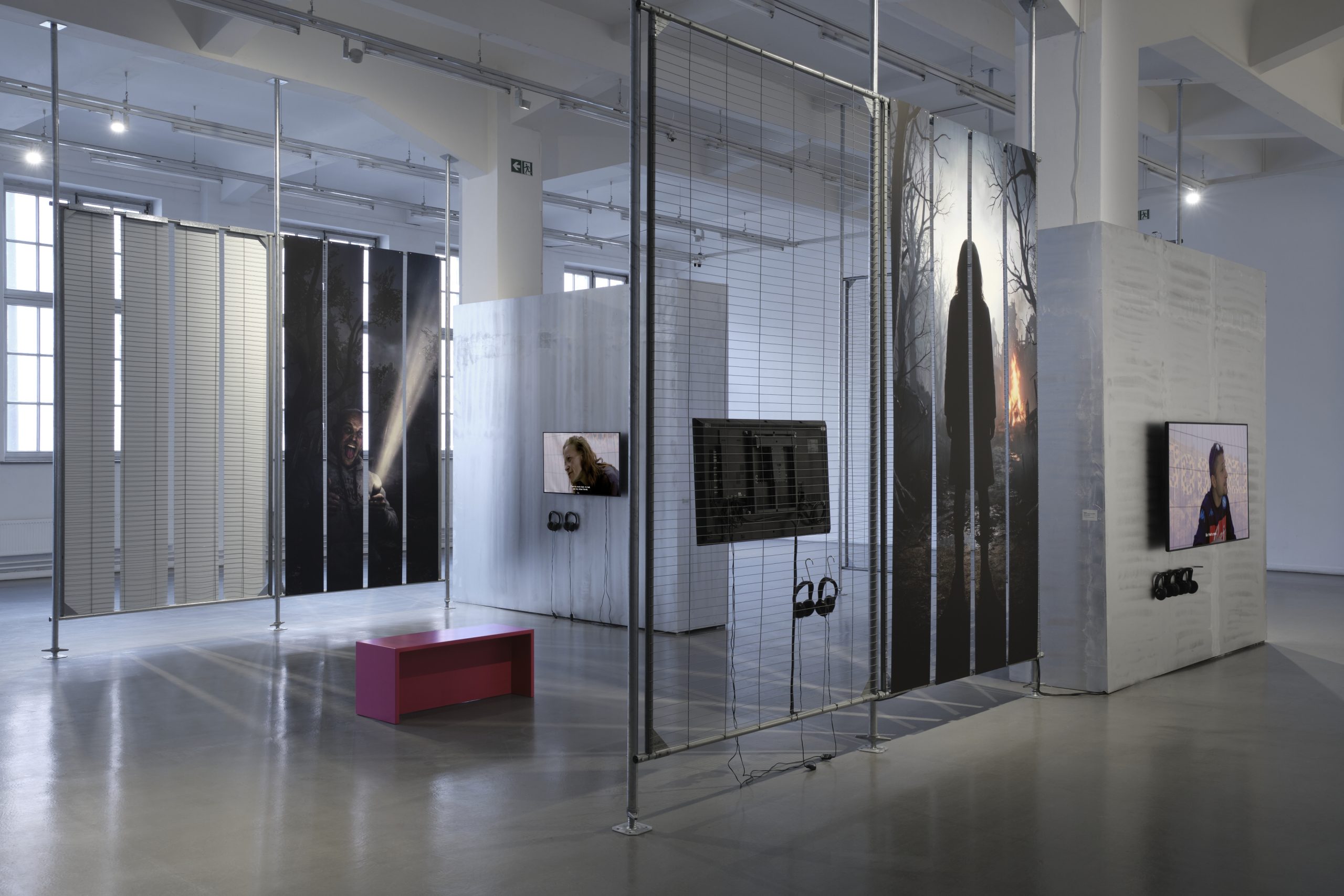 Installationsansicht: Daniel Hopp &ndash; Fictional Healing, Kunsthaus Hamburg 2026, Fotos: Antje Sauer